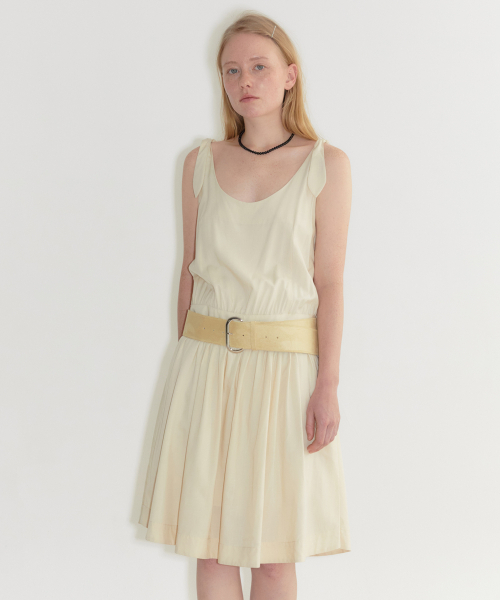 SINOON(シヌーン)の「Rabbit Tie Dress (Beige)(ワンピース・レディース・ベージュ・FREE)」の2枚目の写真