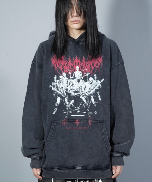 LOVE KILLER(ラブキラー)の「A'GEM/9 × .kom 『LOVE KILLER/ラブ キラー』skull rock graphic logo hoodie/スカルロック グラフィックプルオーバーパーカー(パーカー・メンズ・ブラック・FREE)」の2枚目の写真
