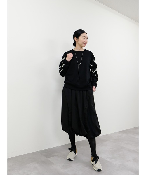 DOLLUPOOPS（ドールアップウップス）の「スリーブリボンステッチプルオーバー（スウェット・レディース・ブラック/ライトベージュ/カーキ・FREE）」の4枚目の写真