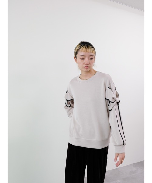 DOLLUPOOPS（ドールアップウップス）の「スリーブリボンステッチプルオーバー（スウェット・レディース・ブラック/ライトベージュ/カーキ・FREE）」の17枚目の写真