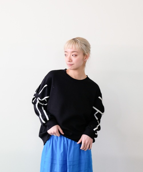 DOLLUPOOPS（ドールアップウップス）の「スリーブリボンステッチプルオーバー（スウェット・レディース・ブラック/ライトベージュ/カーキ・FREE）」の13枚目の写真