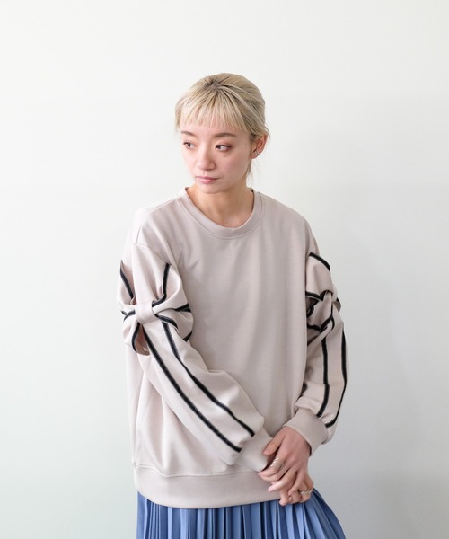 DOLLUPOOPS（ドールアップウップス）の「スリーブリボンステッチプルオーバー（スウェット・レディース・ブラック/ライトベージュ/カーキ・FREE）」の19枚目の写真