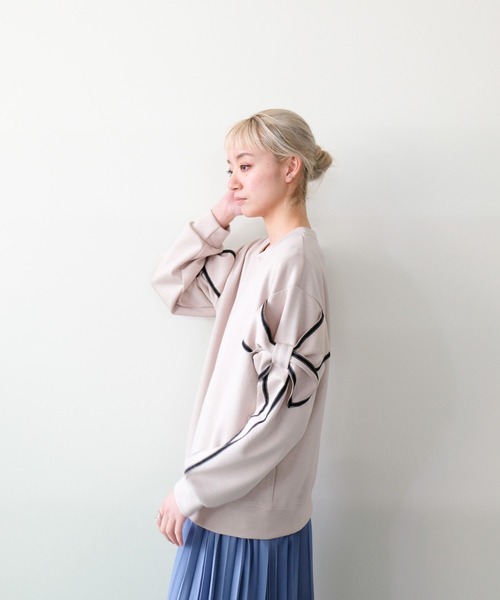 DOLLUPOOPS（ドールアップウップス）の「スリーブリボンステッチプルオーバー（スウェット・レディース・ブラック/ライトベージュ/カーキ・FREE）」の20枚目の写真