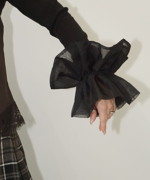 MAISON CHUCLLA(メゾンチュクラ)の「【MAISON CHUCLLA】オーガンジービッグシュシュ chaj25a01(シュシュ・レディース・ブラック/ブラウン・FREE)」の7枚目の写真