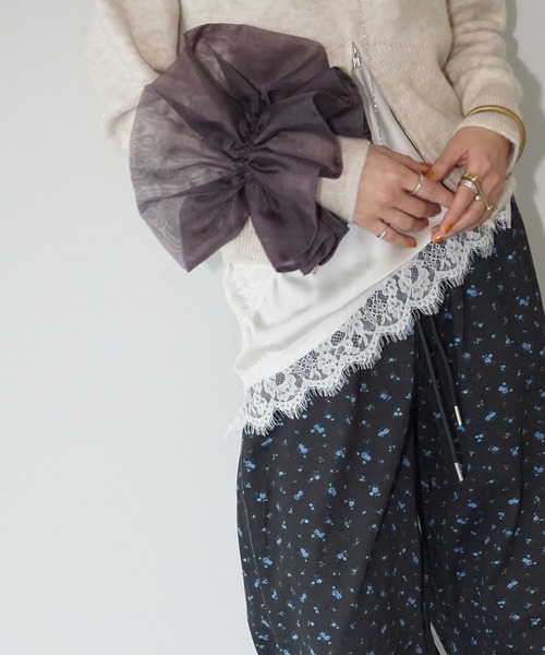 MAISON CHUCLLA(メゾンチュクラ)の「【MAISON CHUCLLA】オーガンジービッグシュシュ chaj25a01(シュシュ・レディース・ブラック/ブラウン・FREE)」の13枚目の写真