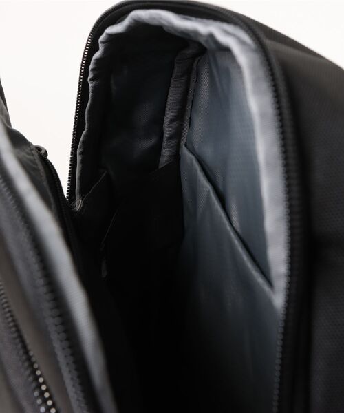 Samsonite(サムソナイト)の「【Samsonite】サムソナイト SACKSQUARET Crossbody S 9.7 ショルダーバッグ(ショルダーバッグ・メンズ・ブラック/ブルー・FREE)」の5枚目の写真