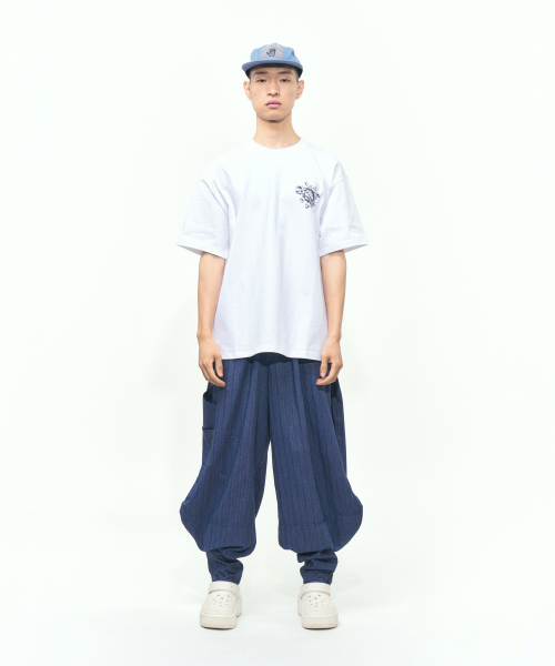 ARWW(エーアールダブリューダブリュー)の「ワイドバルーントビパンツネイビー(スウェットパンツ・メンズ・その他・FREE)」の2枚目の写真