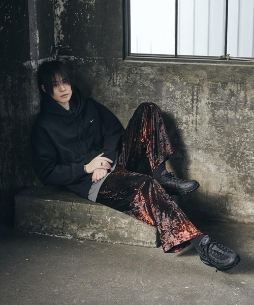 NIKE(ナイキ)の「ナイキ ソロ スウッシュ メンズ プルオーバー パーカー / Nike Solo Swoosh Men's Pullover Hoodie HV1083-010 Black(パーカー・メンズ・ブラック・M/XL/L/S/2XL)」の7枚目の写真