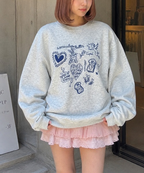 Feliz(フェリス)の「ラフタッチ刺繍起毛スウェット(スウェット・レディース・グレー・FREE)」の1枚目の写真