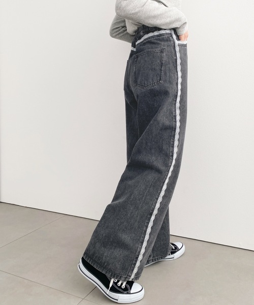 moment+(モーメントプラス)の「サイドレーストリミングストレートパンツ(デニムパンツ・レディース・ブラック/サックスブルー・M/S/L)」の11枚目の写真