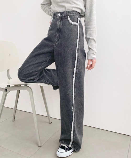 moment+(モーメントプラス)の「サイドレーストリミングストレートパンツ(デニムパンツ・レディース・ブラック/サックスブルー・M/S/L)」の12枚目の写真