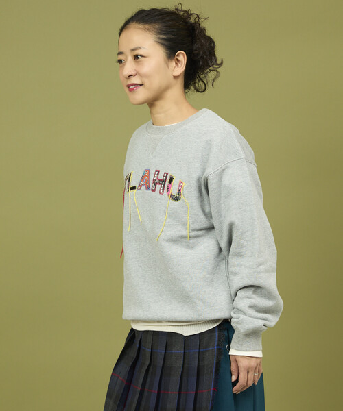 Freada（フリーダ）の「Freada/フリーダ ワッペンビジューロゴスウェット（スウェット・レディース・グレー/ブラウン・ONE SIZE）」の6枚目の写真