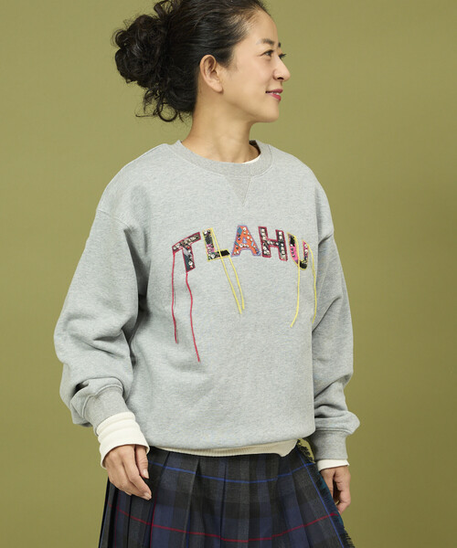 Freada（フリーダ）の「Freada/フリーダ ワッペンビジューロゴスウェット（スウェット・レディース・グレー/ブラウン・ONE SIZE）」の8枚目の写真