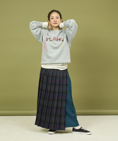 Freada（フリーダ）の「Freada/フリーダ ワッペンビジューロゴスウェット（スウェット・レディース・グレー/ブラウン・ONE SIZE）」の9枚目の写真