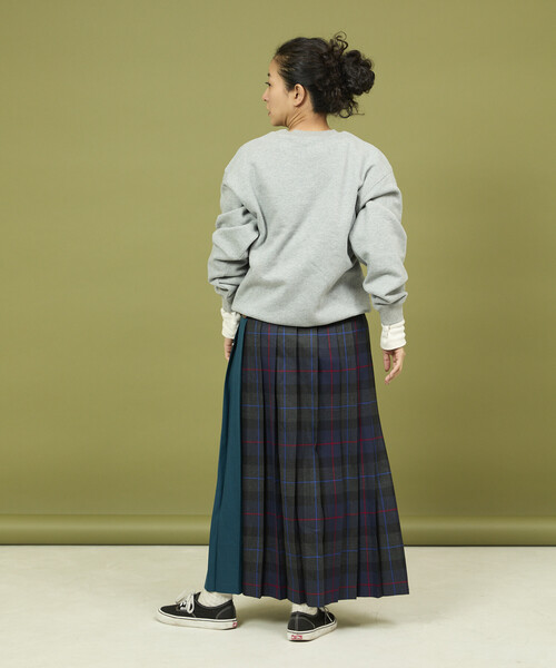 Freada（フリーダ）の「Freada/フリーダ ワッペンビジューロゴスウェット（スウェット・レディース・グレー/ブラウン・ONE SIZE）」の11枚目の写真