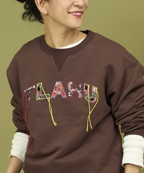 Freada（フリーダ）の「Freada/フリーダ ワッペンビジューロゴスウェット（スウェット・レディース・グレー/ブラウン・ONE SIZE）」の16枚目の写真