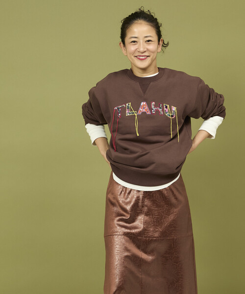 Freada（フリーダ）の「Freada/フリーダ ワッペンビジューロゴスウェット（スウェット・レディース・グレー/ブラウン・ONE SIZE）」の20枚目の写真