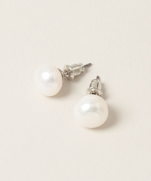 A part by（アパートバイ）の「ヒトツブパールピアス（ピアス（両耳用）・レディース・アイボリー/ネイビー・FREE）」の5枚目の写真