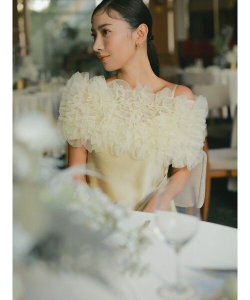 LAGUNAMOON(ラグナムーン)の「【ソンイさんコラボ】LADYチュールショールキャミドレス 結婚式 お呼ばれ(ドレス・レディース・チャコールグレー/イエロー・MEDIUM/SMALL)」の3枚目の写真
