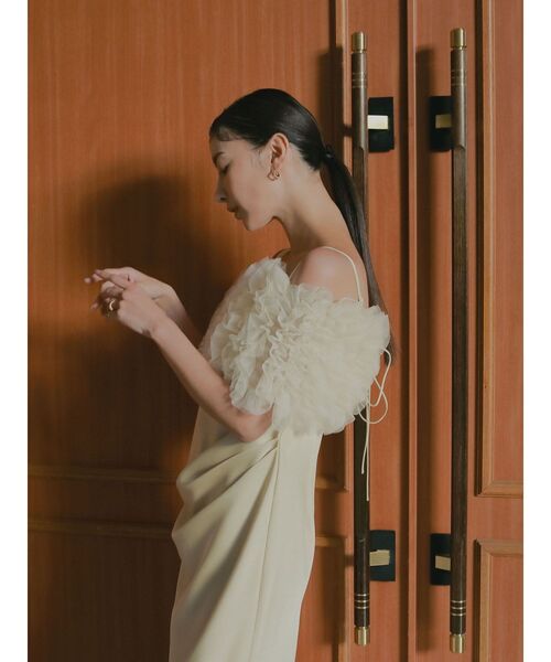 LAGUNAMOON(ラグナムーン)の「【ソンイさんコラボ】LADYチュールショールキャミドレス 結婚式 お呼ばれ(ドレス・レディース・チャコールグレー/イエロー・MEDIUM/SMALL)」の11枚目の写真