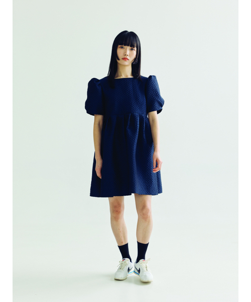 BOMNAL BOUTIQUE(ボムナルブティック)の「パフスリーブミニドレス _ ネイビー(ワンピース・レディース・その他・SMALL/MEDIUM)」の2枚目の写真