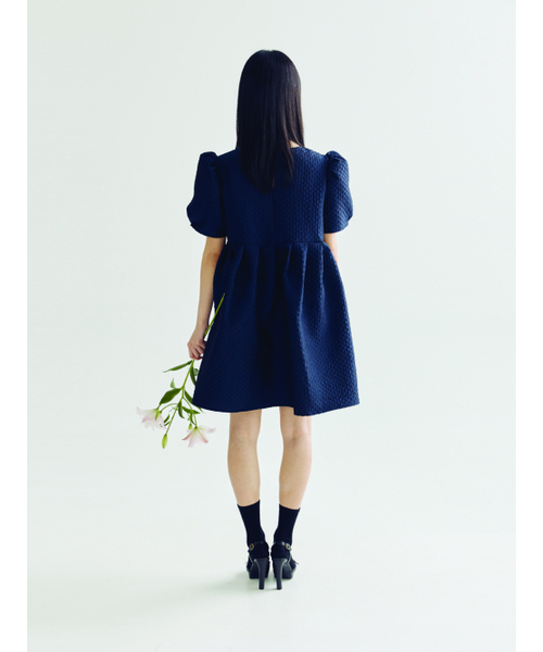 BOMNAL BOUTIQUE(ボムナルブティック)の「パフスリーブミニドレス _ ネイビー(ワンピース・レディース・その他・SMALL/MEDIUM)」の4枚目の写真