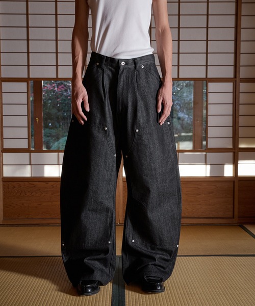 kutir（クティール）の「DOUBLE KNEE CURVE BUGGY RIGID DENIM PANTS／ダブルニーカーブバギーリジットデニムパンツ（デニムパンツ・メンズ・インディゴブルー/ブラック・SMALL/MEDIUM/LARGE）」の15枚目の写真