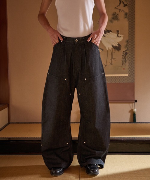 kutir（クティール）の「DOUBLE KNEE CURVE BUGGY RIGID DENIM PANTS／ダブルニーカーブバギーリジットデニムパンツ（デニムパンツ・メンズ・インディゴブルー/ブラック・SMALL/MEDIUM/LARGE）」の21枚目の写真