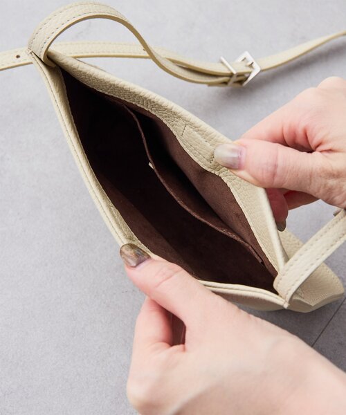 Whim Gazette（ウィムガゼット）の「【Hoaw.】ミニレザーショルダー（ショルダーバッグ・レディース・アイボリー/ブラック・FREE）」の7枚目の写真