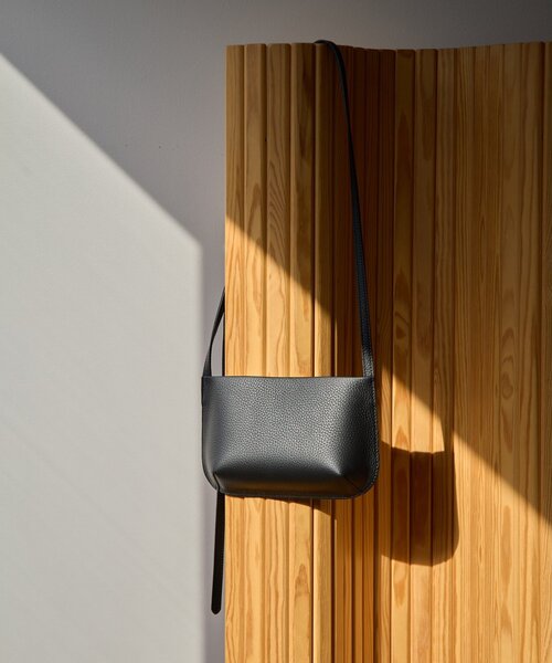 Whim Gazette（ウィムガゼット）の「【Hoaw.】ミニレザーショルダー（ショルダーバッグ・レディース・アイボリー/ブラック・FREE）」の10枚目の写真