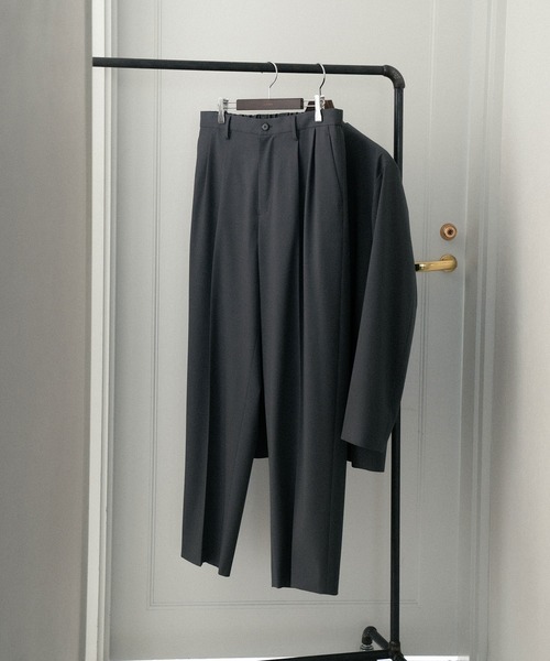 ADAM ET ROPE'(アダムエロペ)の「【DELEGANT】 ルーム スラックス(スラックス・メンズ・チャコールグレー/ブラウン系その他2/ブラック・S/L/M)」の1枚目の写真