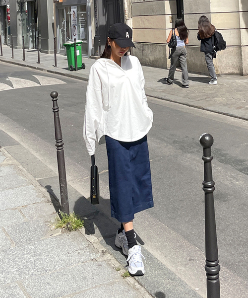 BBAEBBAE（ペッペ）の「国内オールバンディングバックスリットHラインスパンデニムスカート（スカート・レディース・ブルー・M/L/S）」の2枚目の写真
