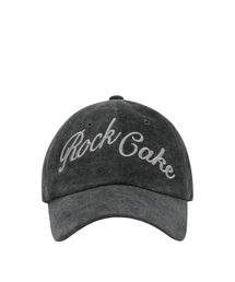 ROCKCAKE（ロックケーキ）の「スクリプト ピグメント ボール キャップ - チャコール（キャップ）」