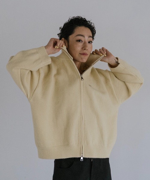 VION(ヴィオン)の「ダブルジップニットカーディガン / Double Zip Knit Cardigan(カーディガン/ボレロ・レディース・ブラック/ネイビー/イエロー・FREE)」の6枚目の写真