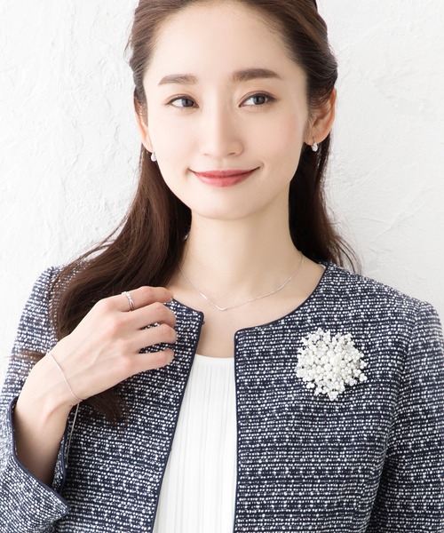 Cream dot.（クリームドット）の「パールを贅沢に散りばめたワイヤーフラワーのコサージュ（ブローチ/コサージュ・レディース・シルバー系その他/ゴールド系その他/ゴールド/シルバー・ONE SIZE）」の2枚目の写真