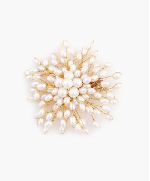 Cream dot.（クリームドット）の「パールを贅沢に散りばめたワイヤーフラワーのコサージュ（ブローチ/コサージュ・レディース・シルバー系その他/ゴールド系その他/ゴールド/シルバー・ONE SIZE）」の9枚目の写真