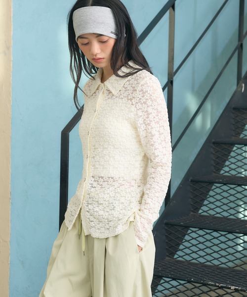 ELLEgirl(エルガール)の「花レースシャツ(シャツ/ブラウス・レディース・アイボリー/ブラック・FREE)」の6枚目の写真
