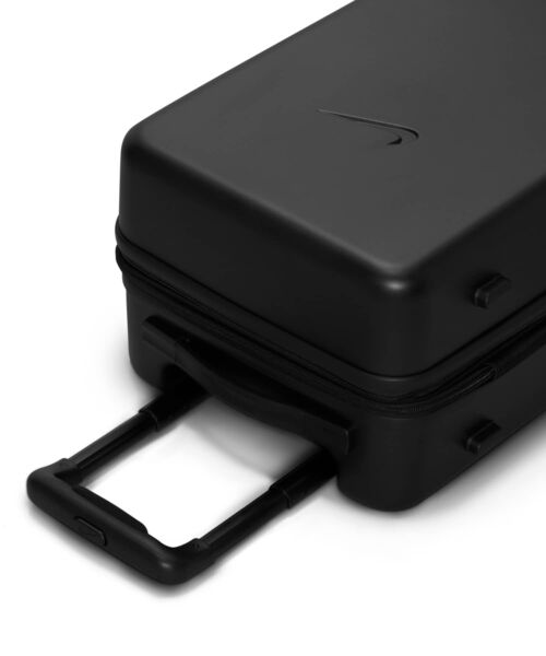 NIKE(ナイキ)の「ナイキ キャリーオン ラゲージ 22インチ ハードシェル (52L) / Nike Carry-On Luggage 22" Hardshell (52L) HV8584-010 Black(スーツケース/キャリーバッグ・メンズ・ブラック・ONE SIZE)」の9枚目の写真