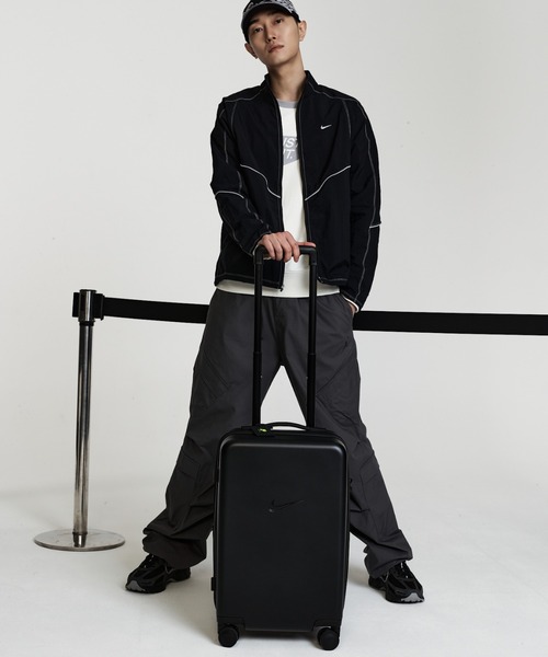 ★美品★Nike 大型キャリー黒 NIKE☆CARRY-ON LUGGAGE☆ハードシェル スーツケース (Nike/スーツ