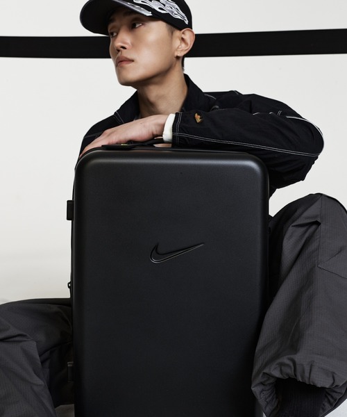★美品★Nike 大型キャリー黒 ナイキ（NIKE）（メンズ、レディース）キャリーケース 26インチ ハード