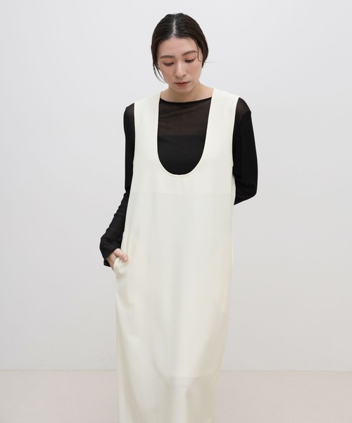 select MOCA（セレクトモカ）の「バックスリットUネックロングワンピース（ワンピース・レディース・ブラック/オフホワイト/ブラウン・FREE）」の2枚目の写真