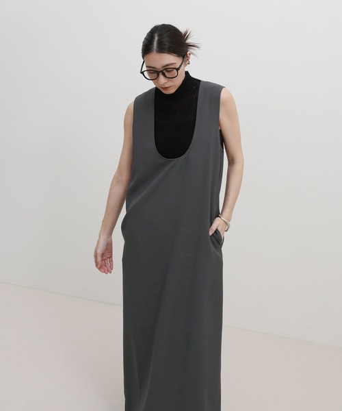 select MOCA（セレクトモカ）の「バックスリットUネックロングワンピース（ワンピース・レディース・ブラック/オフホワイト/ブラウン・FREE）」の4枚目の写真