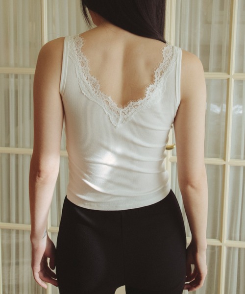 FUULLY STUDIO(フーリィーステューディオ)の「レースVリブタンクトップ(タンクトップ・レディース・チャコールグレー/ホワイト/ブラック・FREE)」の7枚目の写真