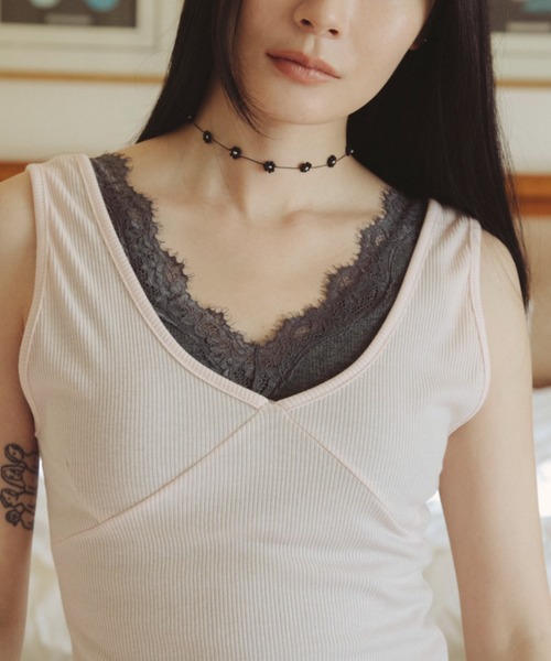 FUULLY STUDIO(フーリィーステューディオ)の「レースVリブタンクトップ(タンクトップ・レディース・チャコールグレー/ホワイト/ブラック・FREE)」の13枚目の写真