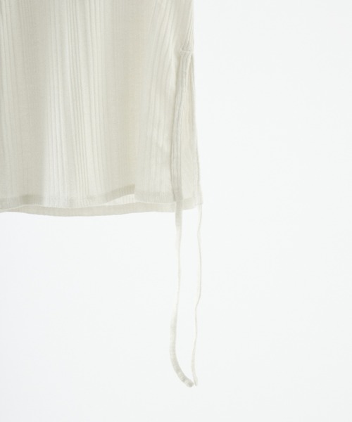 idem(イデム)の「open shoulder glitter tops / オープンショルダーグリッタートップス(Tシャツ/カットソー・レディース・アイボリー/ブラック・FREE)」の8枚目の写真