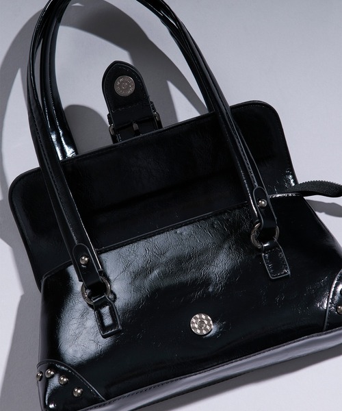 Ellno Loset(エルノロゼット)の「round scape shoulder bag(ショルダーバッグ・メンズ・ブラウン/レッド/ブラック・FREE)」の4枚目の写真