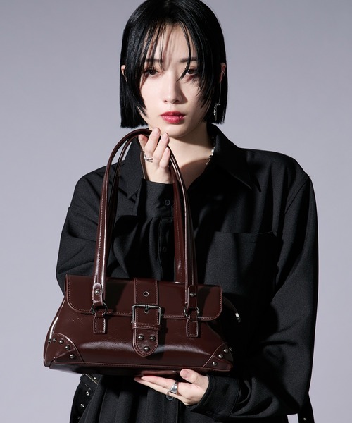 Ellno Loset(エルノロゼット)の「round scape shoulder bag(ショルダーバッグ・メンズ・ブラウン/レッド/ブラック・FREE)」の19枚目の写真