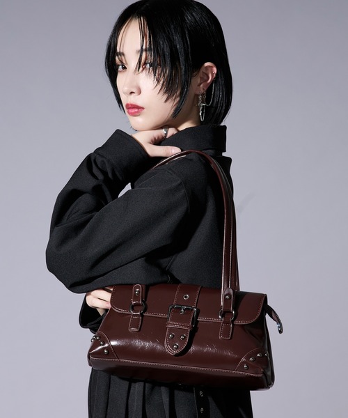 Ellno Loset(エルノロゼット)の「round scape shoulder bag(ショルダーバッグ・メンズ・ブラウン/レッド/ブラック・FREE)」の20枚目の写真