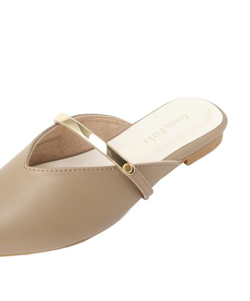 Green　Parks（グリーンパークス）の「Vカットメタルパーツミュール（その他シューズ・レディース・ブラック/ベージュ・S/L/M）」の7枚目の写真