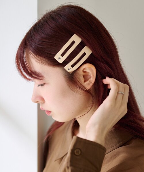 Kastane（カスタネ）の「【fiw./6色展開】カラバリヘアピン（ヘアピン・レディース・ブラウン系その他/ブラック/アイボリー/レモンイエロー/オフホワイト/パープル系その他・FREE）」の3枚目の写真